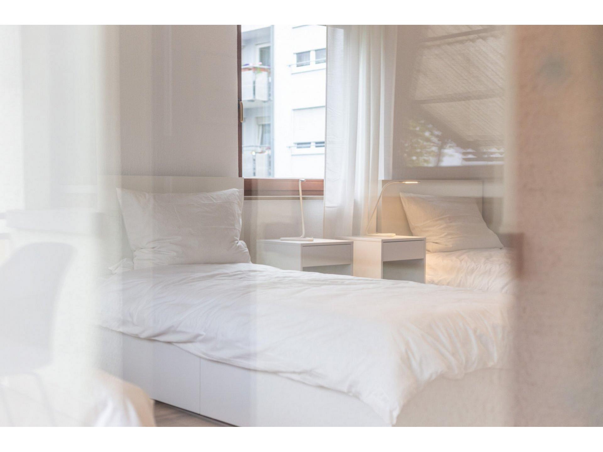 Dreibettzimmer 2 - EG Foto 14