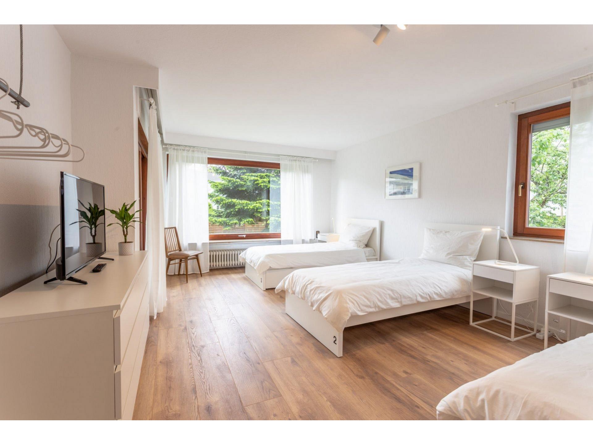 Dreibettzimmer 2 - EG Foto 2