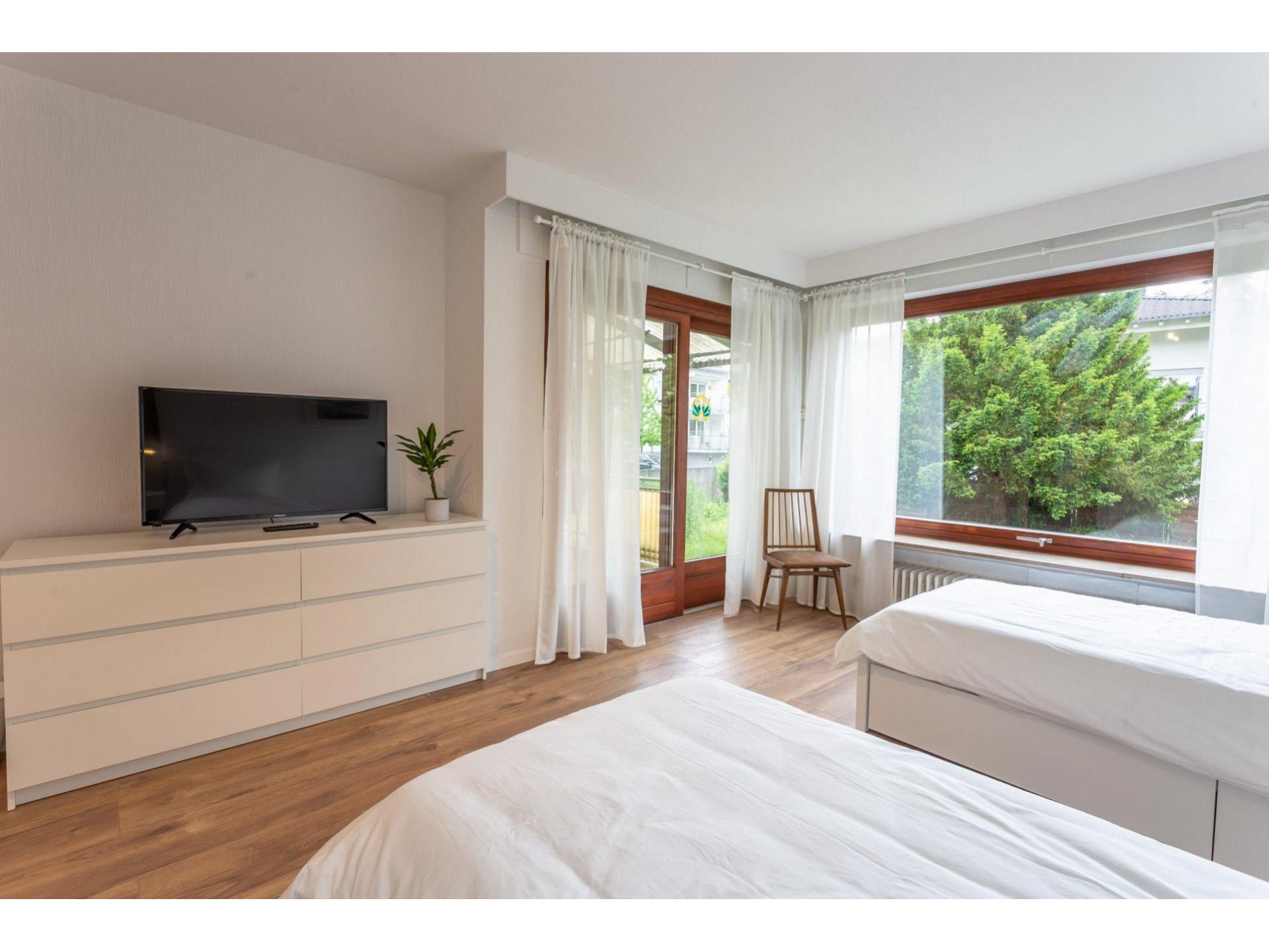 Dreibettzimmer 2 - EG Foto 3