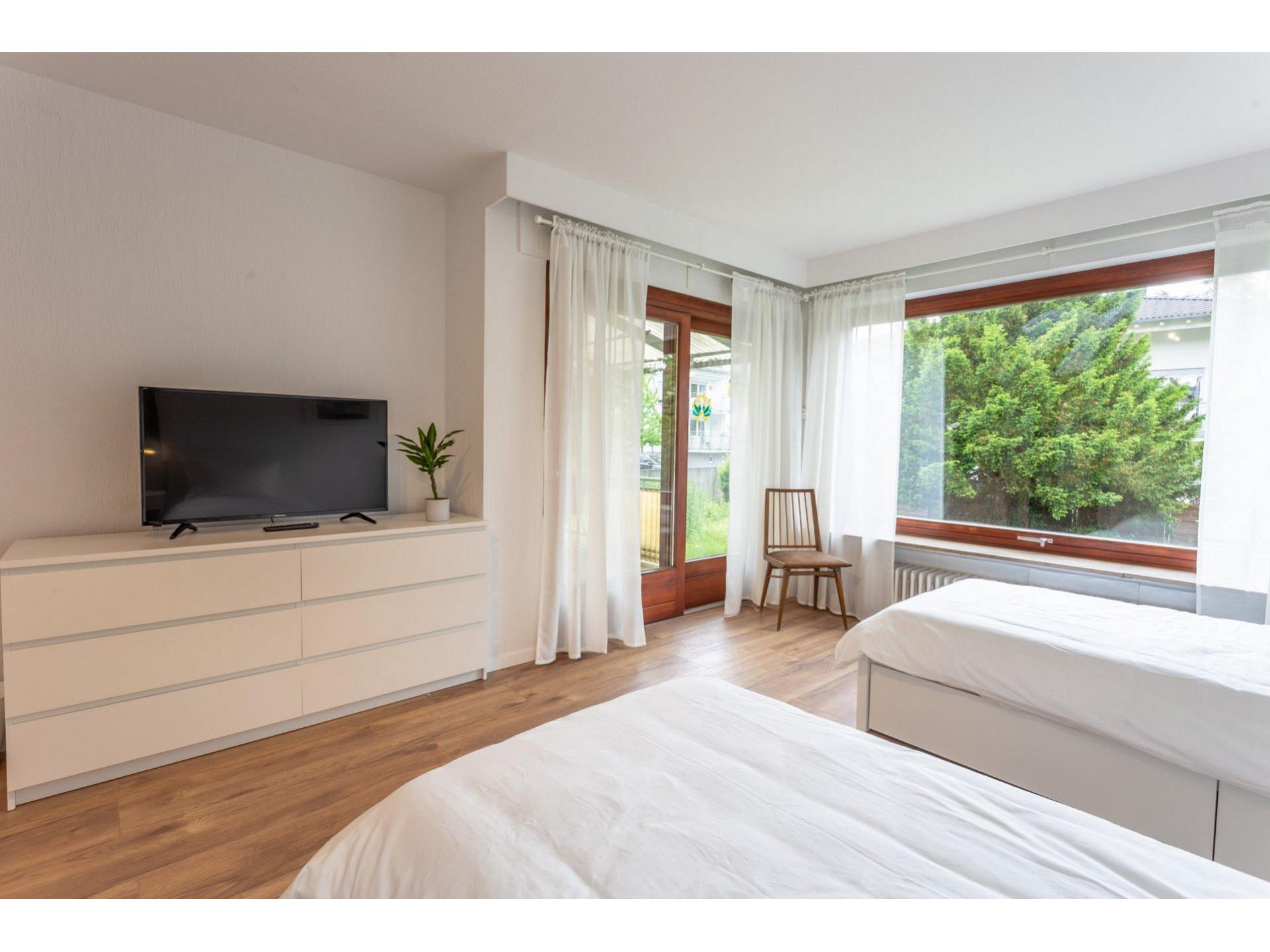 Dreibettzimmer 2 - EG Foto 4