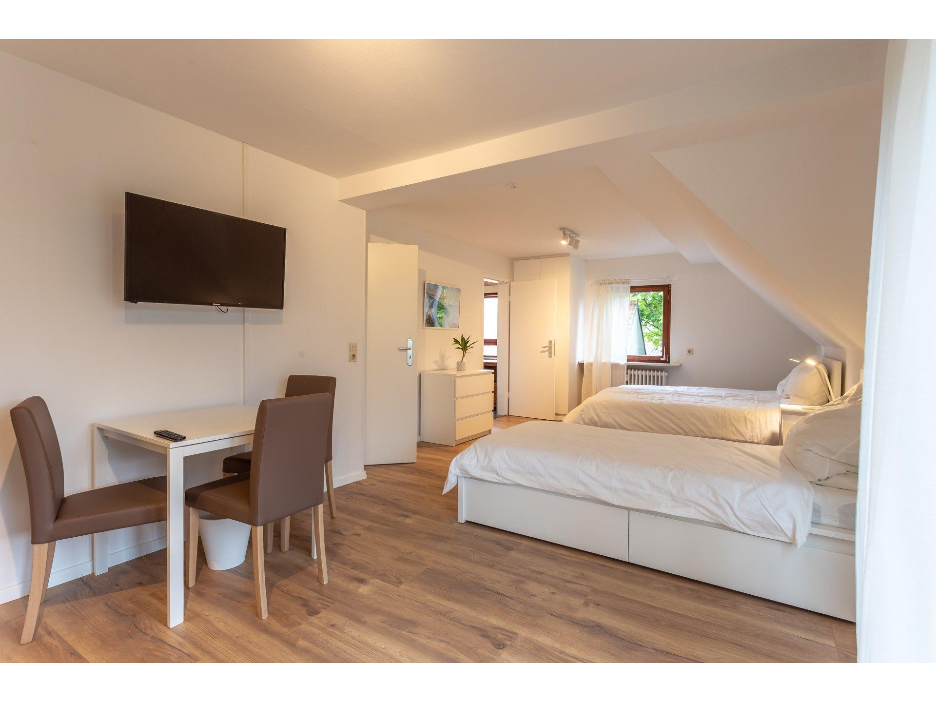 Fünfbettzimmer 4- OG Foto 2